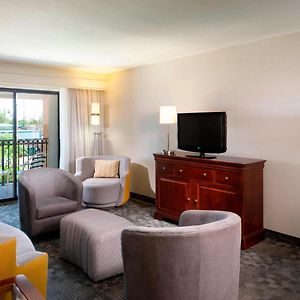 One-Bedroom King Suite Courtyard View